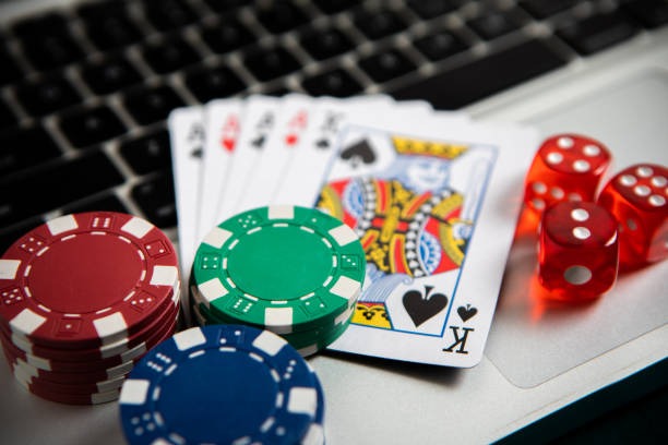 medan4d slot mobile app interface showing live dealer table