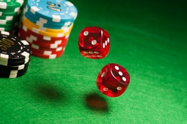 Free Fall bonus round and multiplier progression